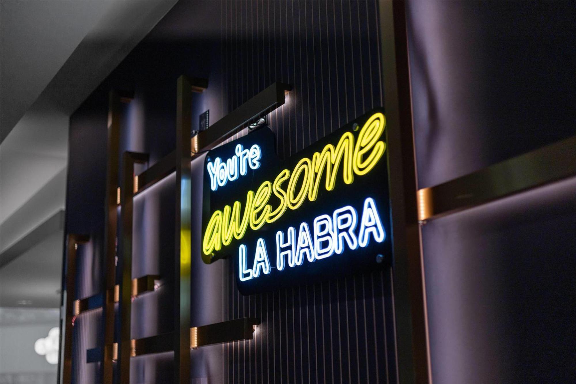 La Quinta Inn & Suites By Wyndham La Habra Kültér fotó