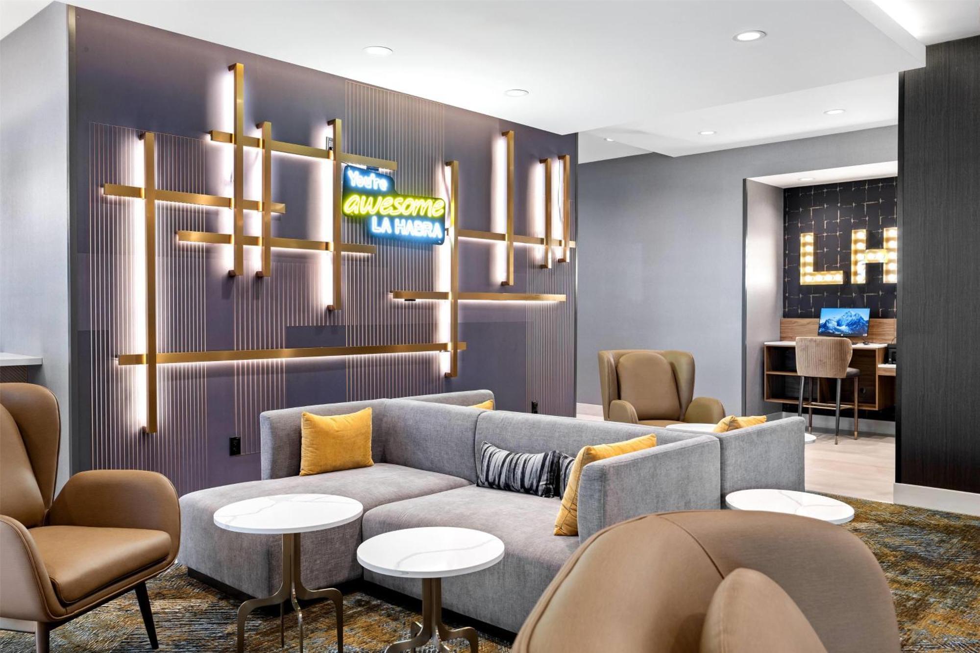 La Quinta Inn & Suites By Wyndham La Habra Kültér fotó